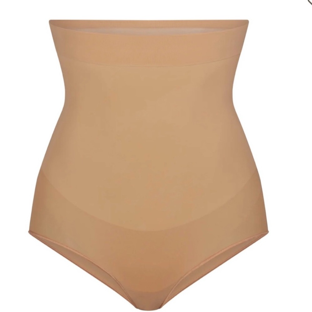 NWT- SKIMS-everyday sculpt high waisted brief ochre. Size XL. - Picture 5 of 8